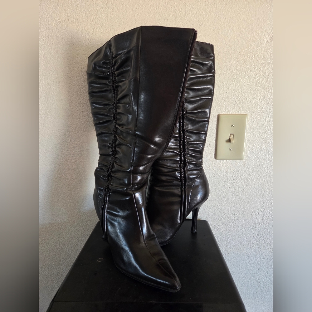Elegant Dark Brown Women's Boots